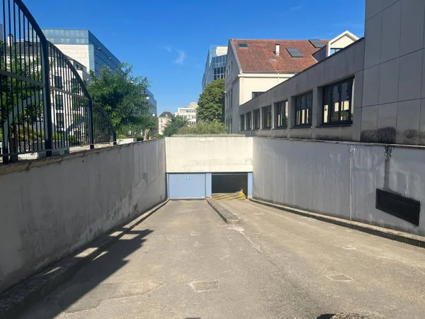 Parking 12 m²