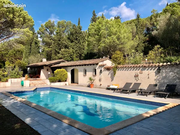 Maison 15 pièces 7000m2
