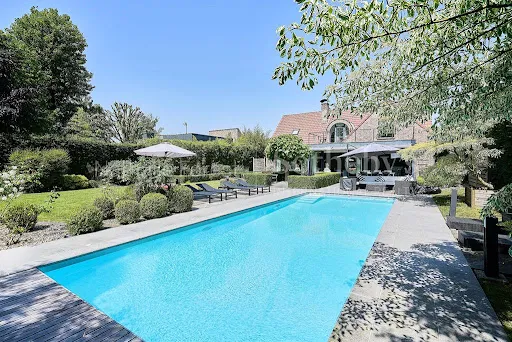 Maison 7 pièces 260 m²