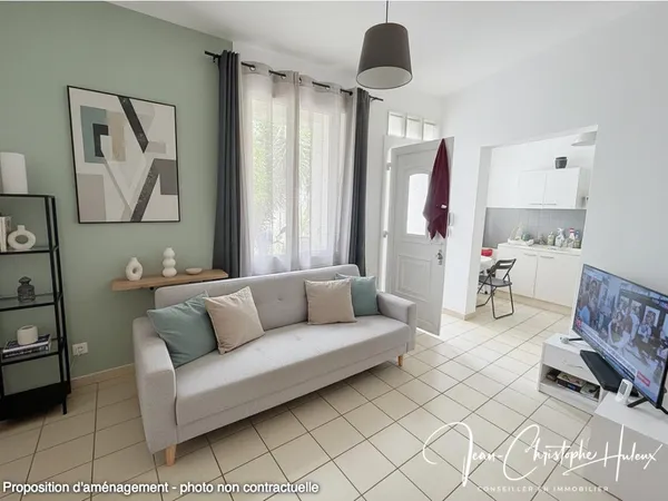 30000 NIMES - studio 36 m2 climatisé au RDC