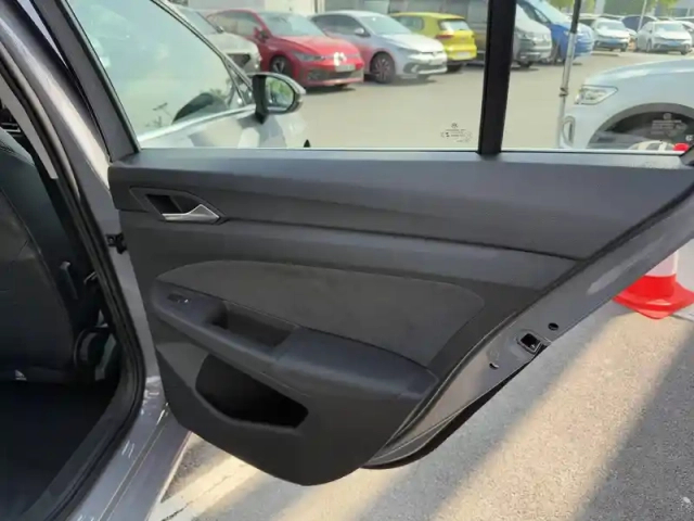 Volkswagen Golf 1.5 ehybrid 204 dsg6 — photo 43