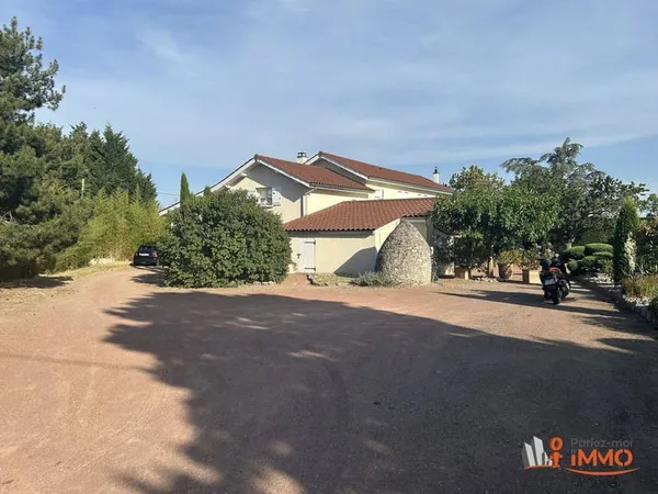 Maison 8 pièces 200 m²