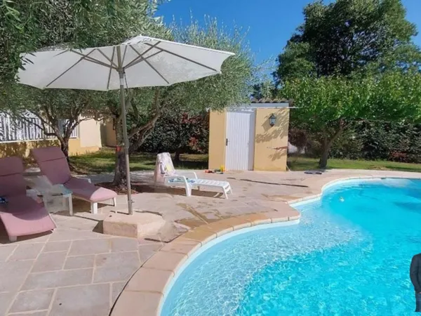 Maison 9 pièces 240 m²