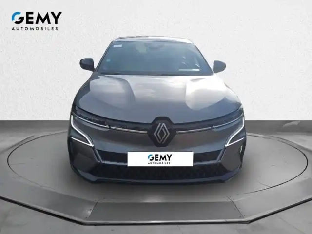 Renault Megane e-tech ev60 220 ch super charge — photo 3