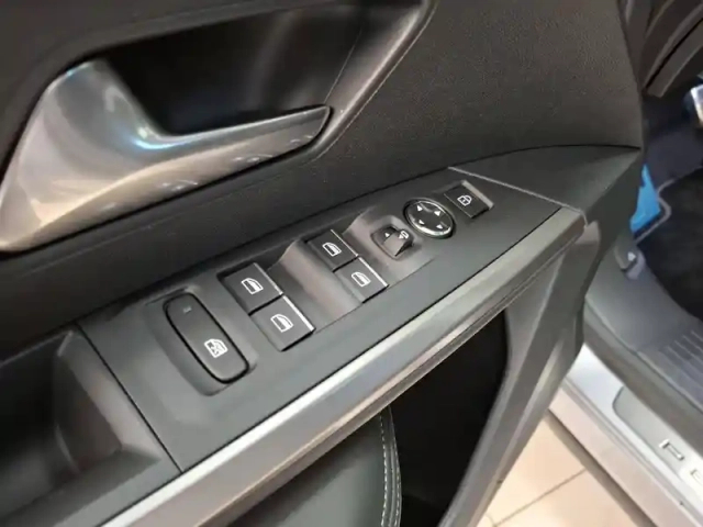 Peugeot 5008 electrique 210 ch 73 kwh — photo 28