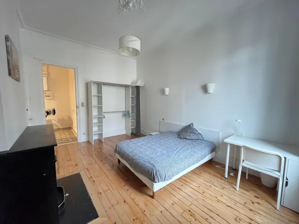 Appartement 1 pièce 142 m²