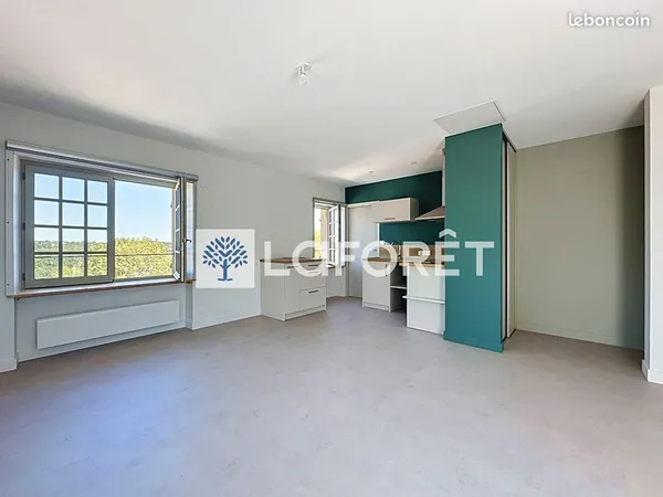 Château 57 m² BRESSUIRE