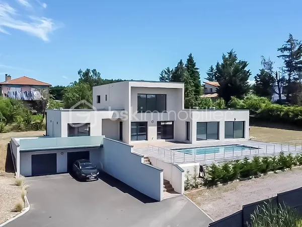 Maison 6 pièces 198 m²