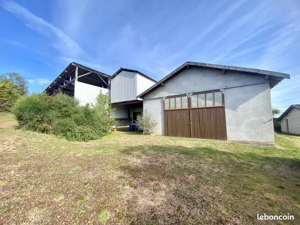 Local industriel 250 m²