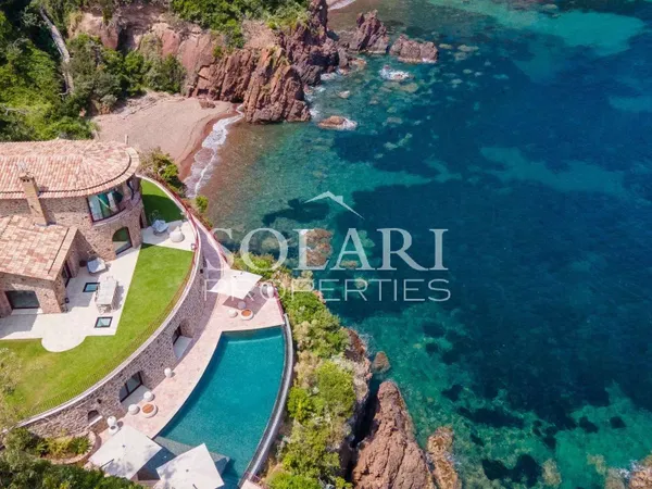 Villa 9 pièces 500 m²