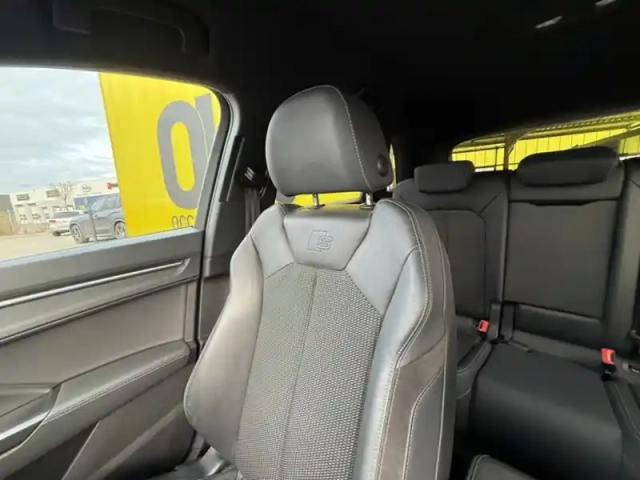 Audi Q3 35 tfsi 1.5 150 s line s-troni — photo 25