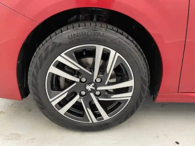 Peugeot 208 puretech 100 s&amp;s eat8 — photo 17
