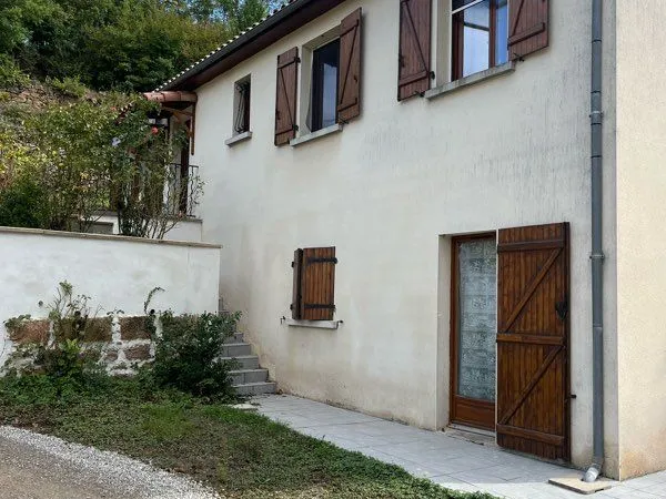 Vend maison individuelle avec sous-sol de 65 mètres carrés