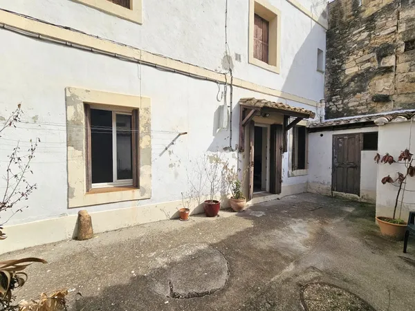 Maison avec cour SAINT LAURENT D'AIGOUZE