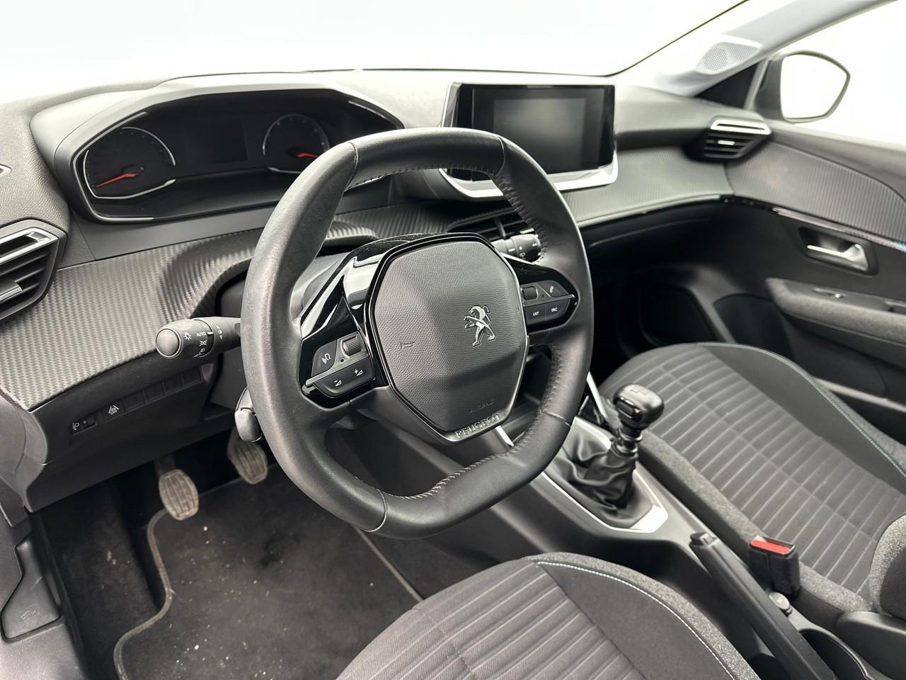Peugeot 208 puretech 100 s&s bvm6 style — photo 8