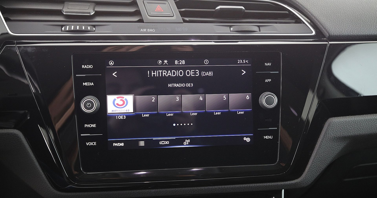 Volkswagen Touran — photo 20