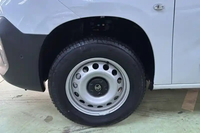 Citroën Berlingo van taille m 1000kg bluehdi 130 s&amp;s eat8 — photo 15
