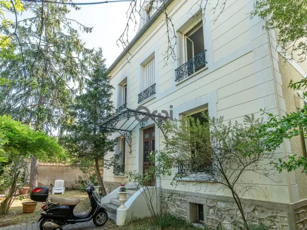 Maison 8 pièces 147 m²