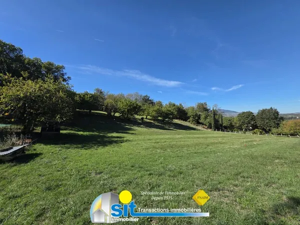 Terrain constructible viabilisé 3323 m2