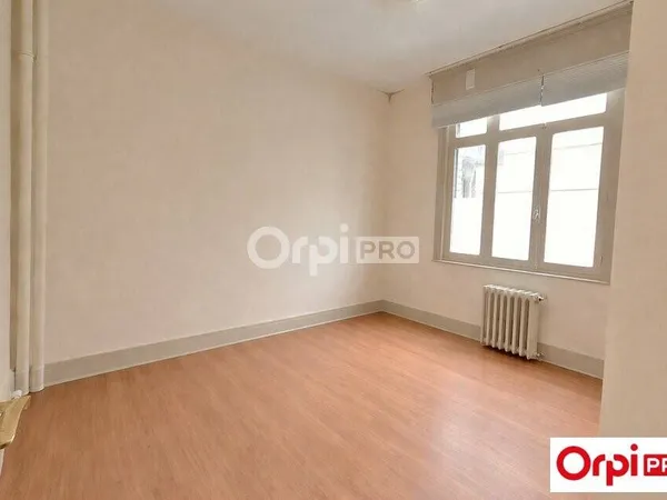 Local professionnel 127 m²