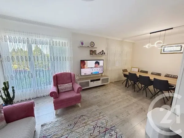 Appartement 4 pièces 77 m²