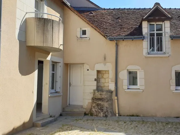 Grande MAISON 2 chambres + Cour commune