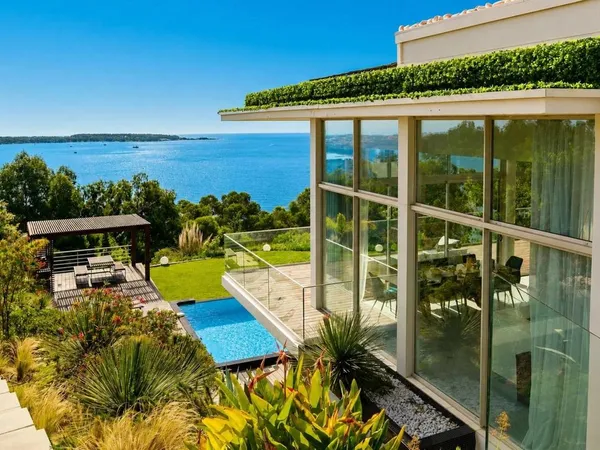 Maison 375 m²