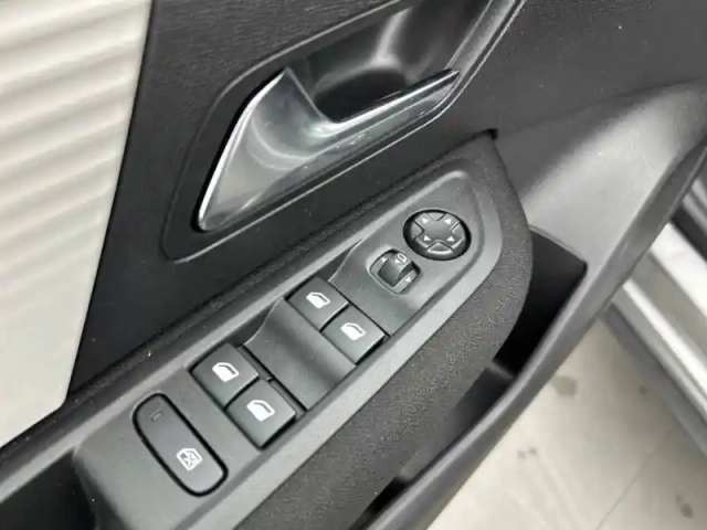 Citroën C4 hybride 136 e-dcs6 — photo 8