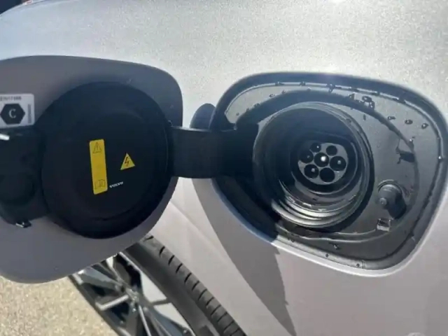 Volvo Xc60 t6 hybride rechargeable 335ch ultra style dark geartronic 8 awd — photo 13