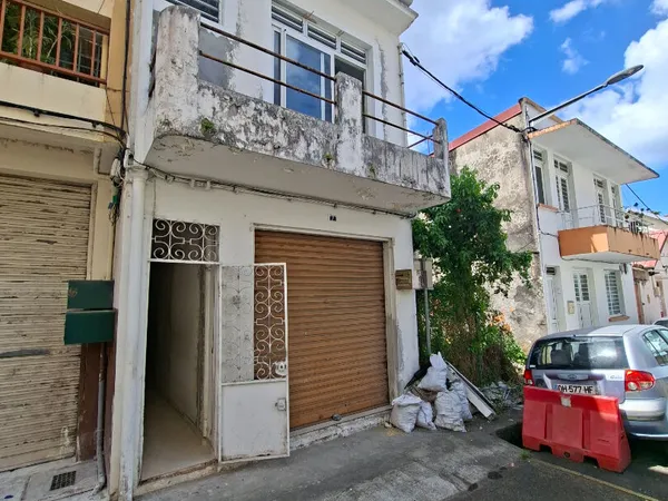 Immeuble mixte avec potentiel ? Fort-de-France (Terresainville)
