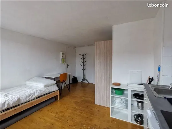 Studio 1 pièce 17 m²