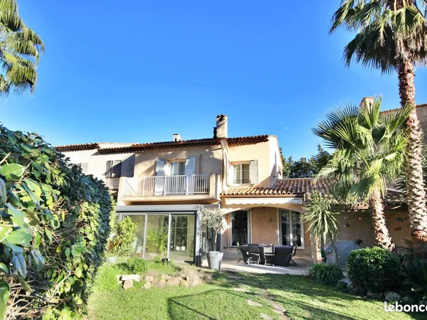 Maison 4 chambres 111 m² Mougins | Domaine sécurisé | Piscine et tennis
