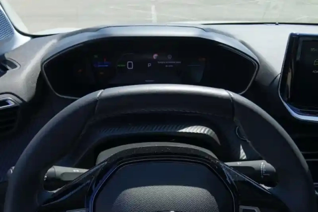 Peugeot 208 electrique 54 kwh 156ch — photo 18