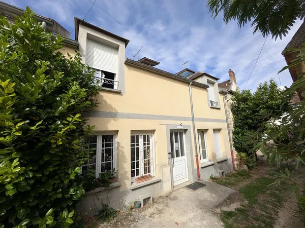 Appartement F2 en RDC de 30m2 - Centre-ville VOULX - Dispo