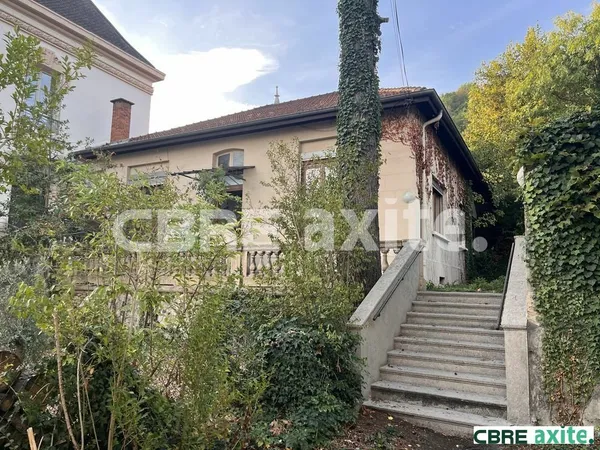 Bureau 137 m²