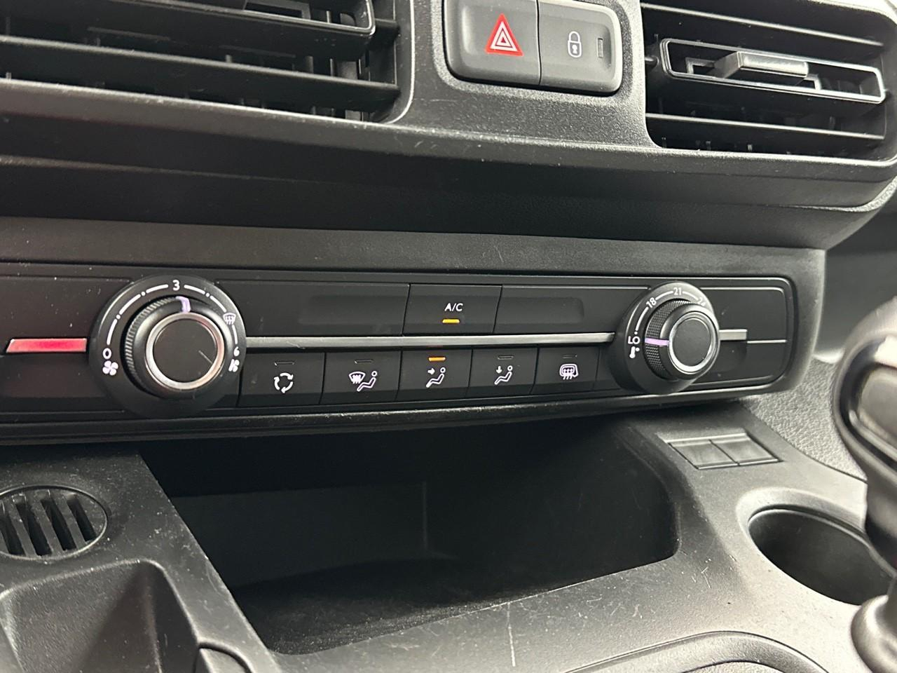 Peugeot Partner fourgon standard 650 kg bluehdi 100 s&s bvm6 premi — photo 25