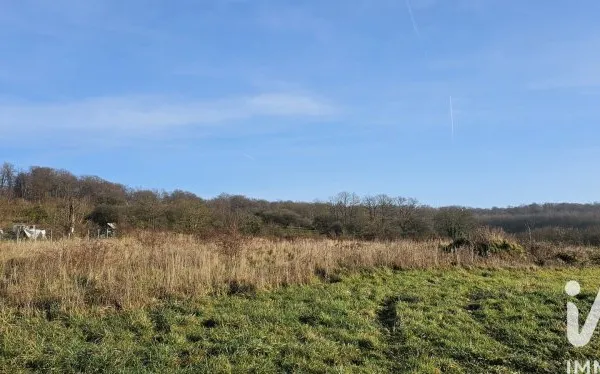 Terrain 900 m²
