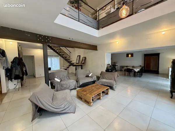 Maison 6 pièces 180 m²