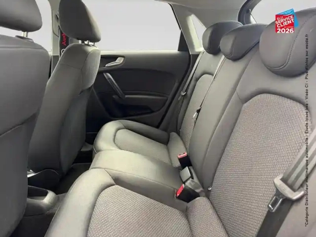 Audi A1 sportback 1.0 tfsi 82ch ambiente — photo 11