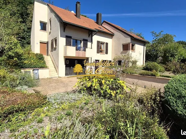 Maison 10 pièces 216 m²