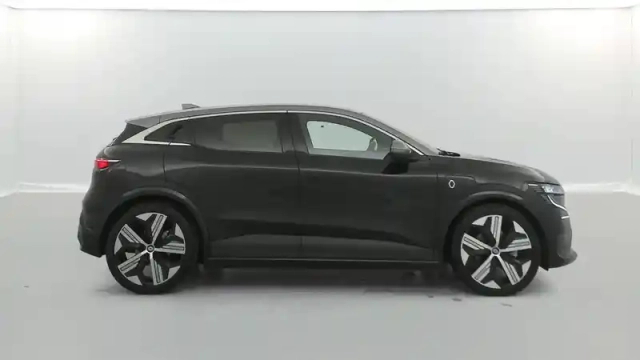 Renault Megane e-tech ev60 220 ch super charge — photo 15