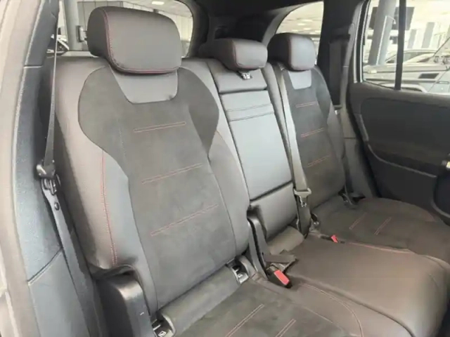 Mercedes Glb 200 d amg line — photo 13