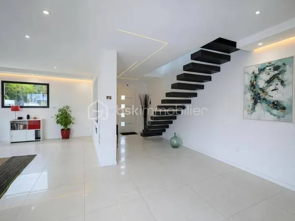 Maison contemporaine 6 pièces - 142 m² - Terrain 401 m²