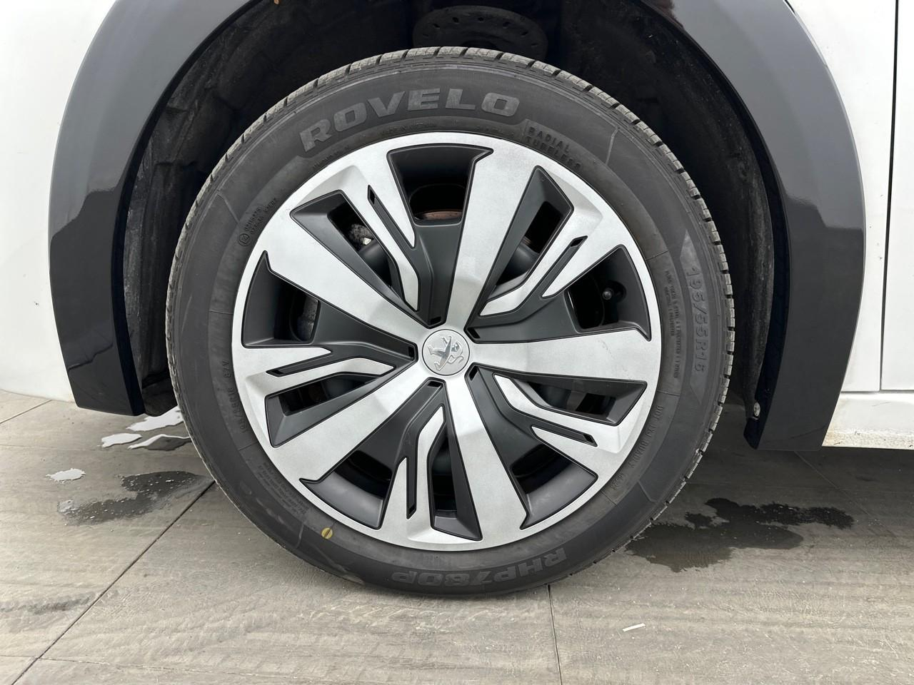 Peugeot 208 electrique 50 kwh 136ch like — photo 14