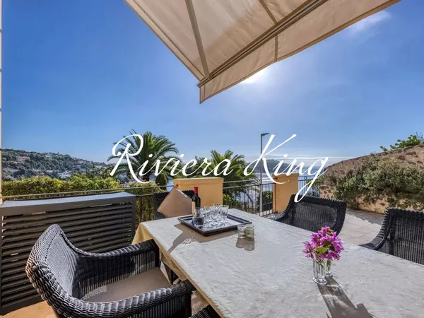 Appartement de caractère avec terrasse panoramique et studio indépendant- Villefranche-sur-Mer —