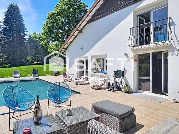 Ancienne ferme rénovée avec piscine chauffée