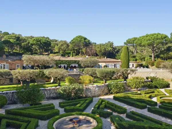 TRES BELLE VILLA AVEC VUE MER PANORAMIQUE