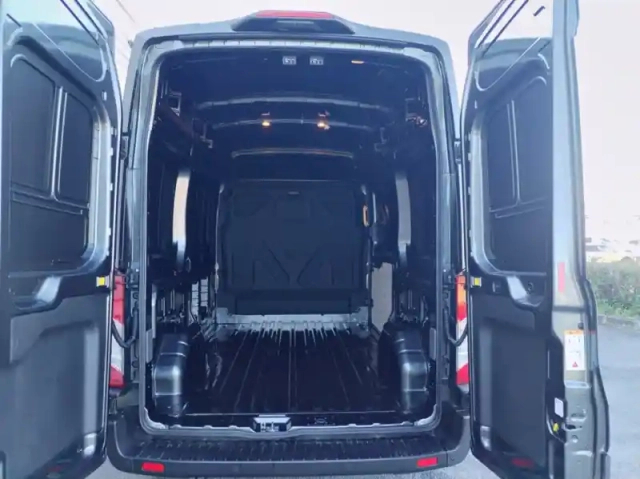 Ford Transit fourgon fg t350 l2h3 2.0 ecoblue 165ch bva8 trend — photo 11