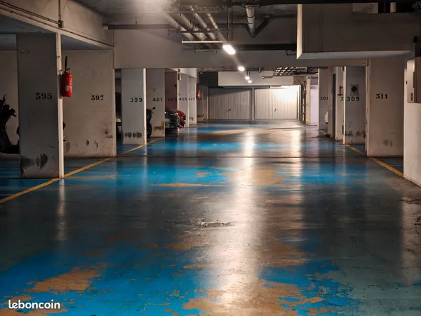 Place de parking voiture rue Didot