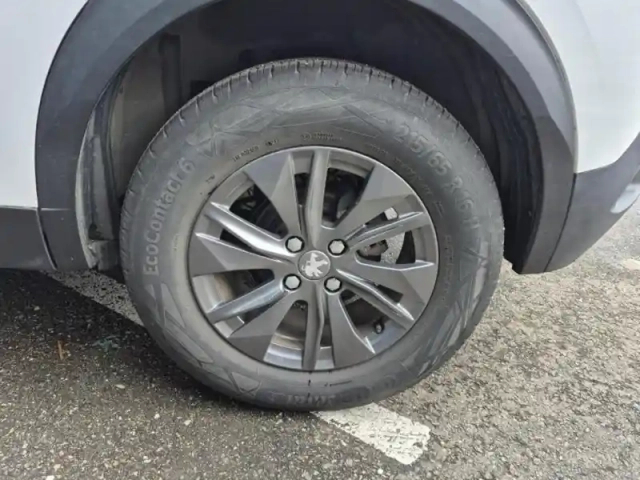 Peugeot 2008 1.2 puretech 100ch s&amp;s active pack — photo 7